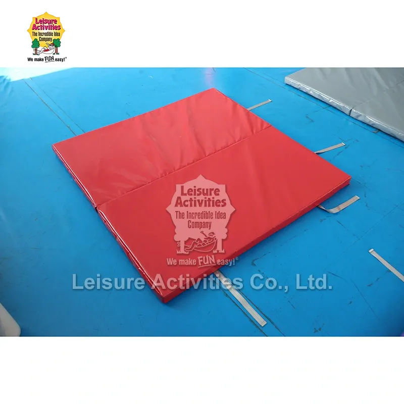 เสื่อพับ ASTM สีแดง